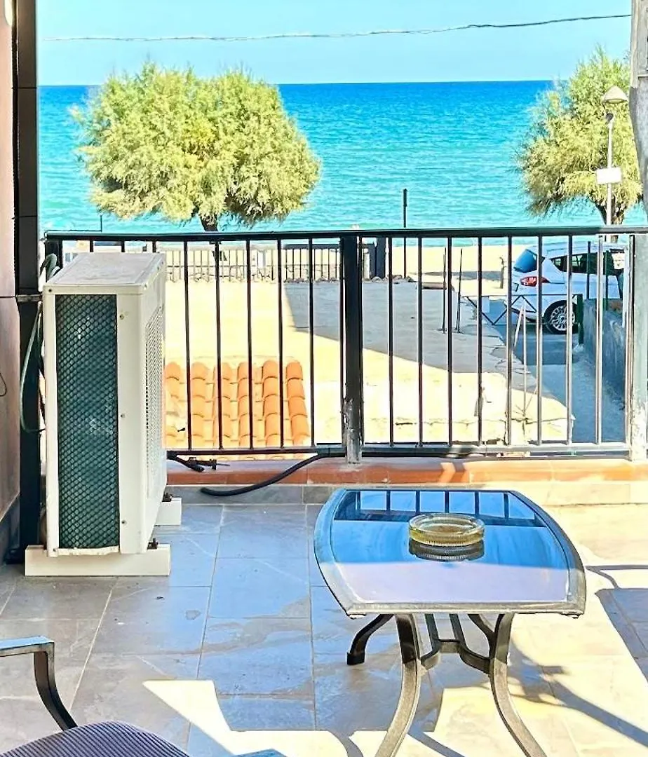 Dom wakacyjny House On The Beach Agnone Bagni